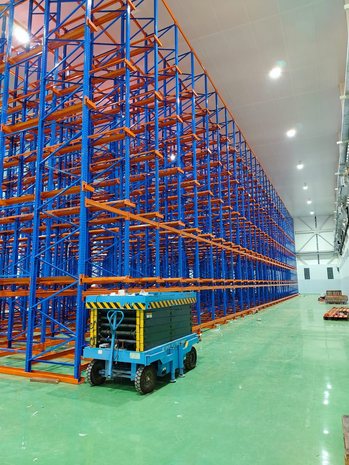 Pabrik rak drive-in Perkasa Racking TAP — Memahami Spesifikasi Teknis Rak Drive-In Pabrikan